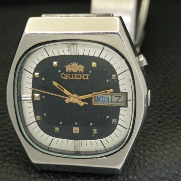 Vintage 1989 Square Orient Automatic Mens Silver Watch W/daydate - Picture 3 of 9